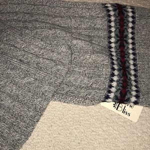 BRAND NEW SCARF TAG STILL ON